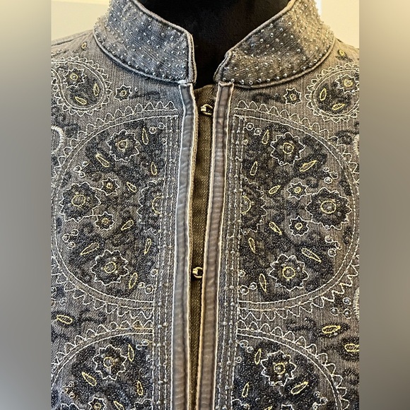 This Chico's Platinum gray embroidered embellished cotton denim jacket Size2/12 - Picture 6 of 10